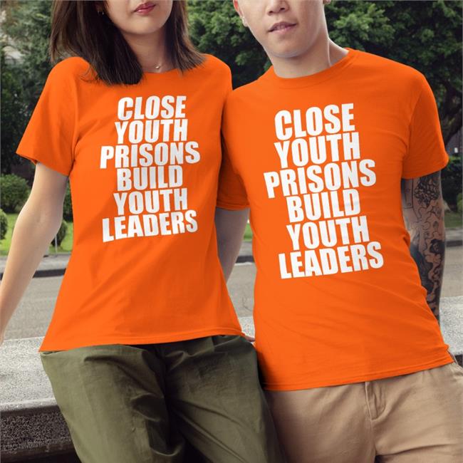 Dígame Concejal Close Youth Prisons Build Youth Leaders Sweatshirt RSGAT